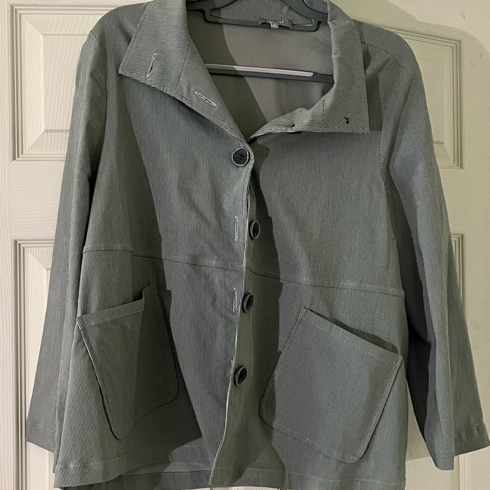 Very chic boutique pantsuit by Habitat